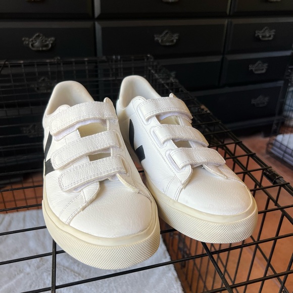 Veja Velcro Sneakers - Picture 3 of 8